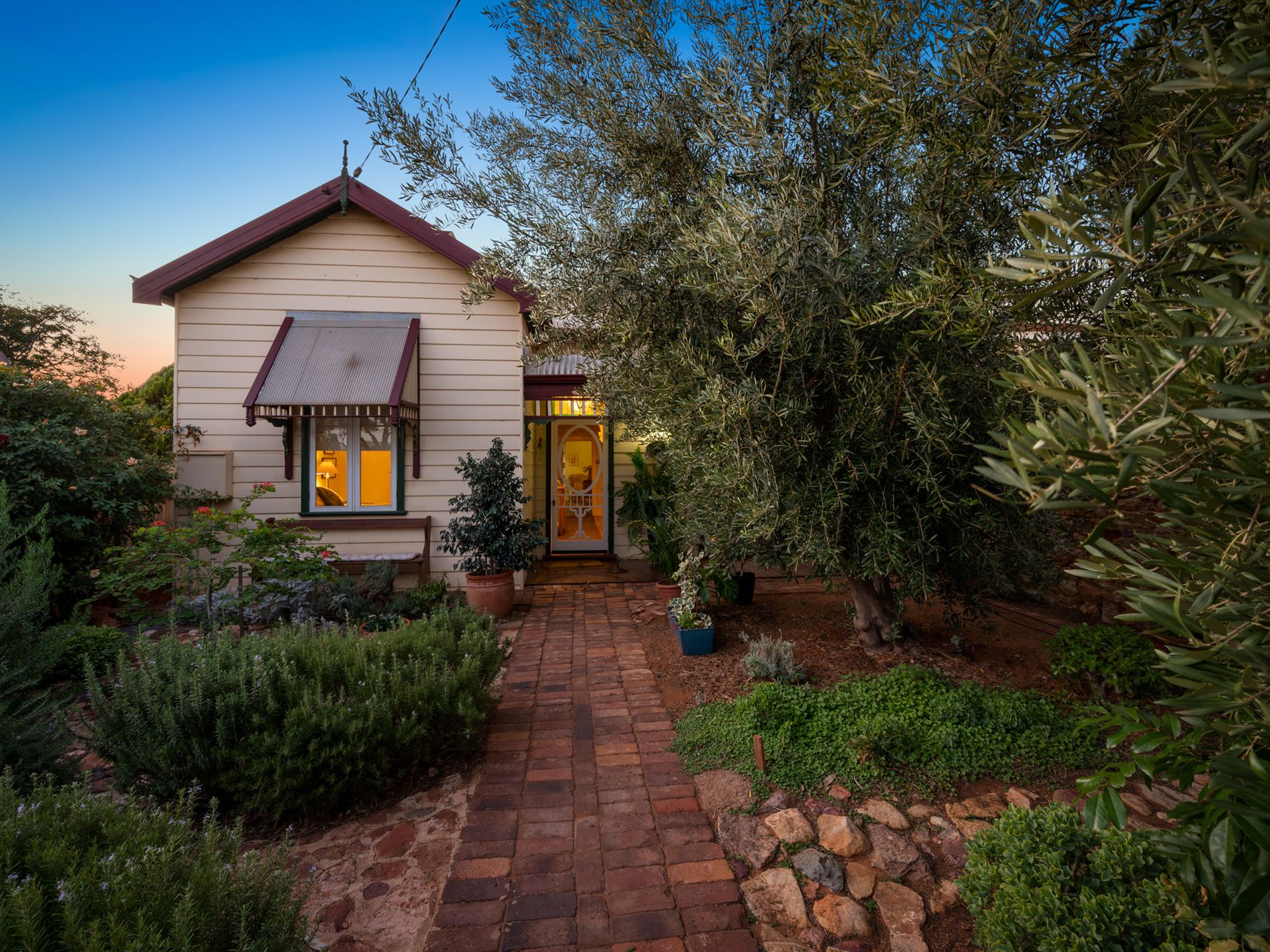 40 Varden Street, Piccadilly