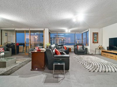 10W / 16 Kings Park Avenue, Crawley