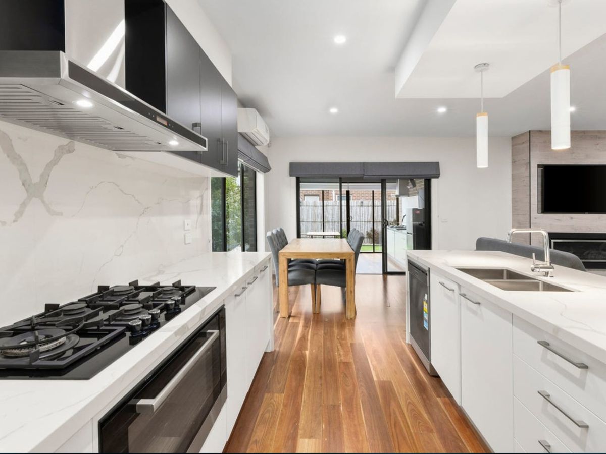 2 Rowena Way, Mickleham