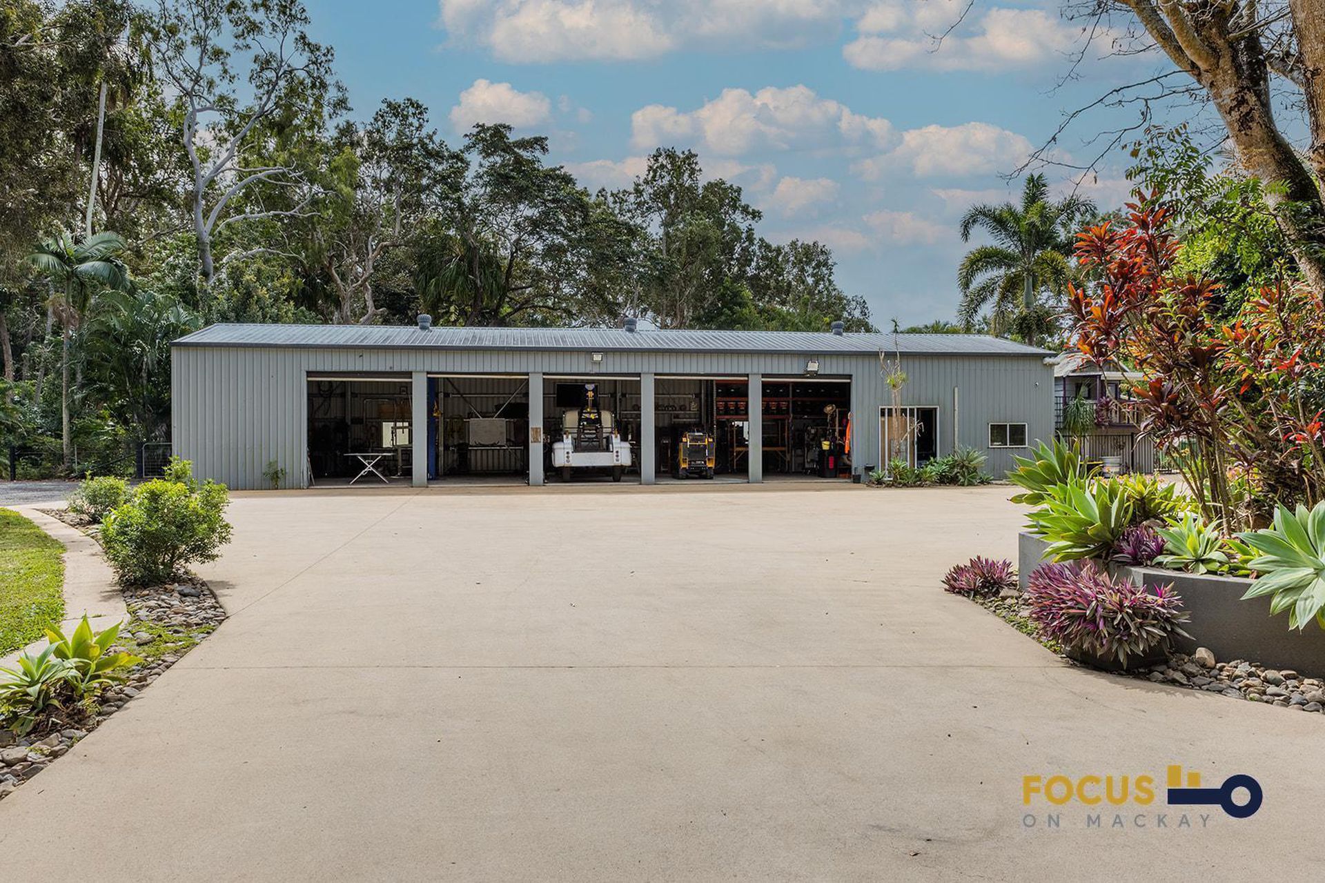 220 Miran Khan Dve, Armstrong Beach