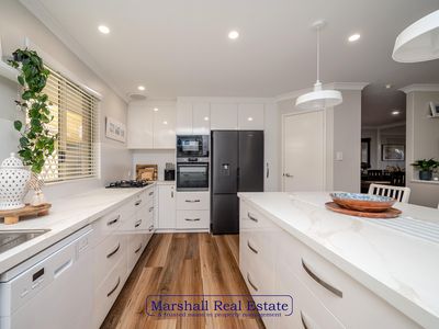 36 Mallina Circuit, Carramar