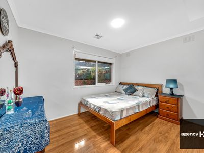 7 Loddon Court, Werribee