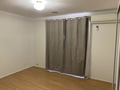 16 Silvereye Crescent, Werribee