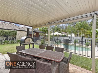 42 Glasshouse Cr, Forest Lake