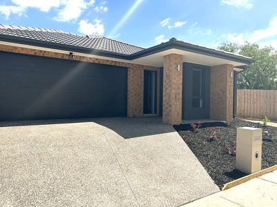 27 Wenlyan Drive, Greenvale