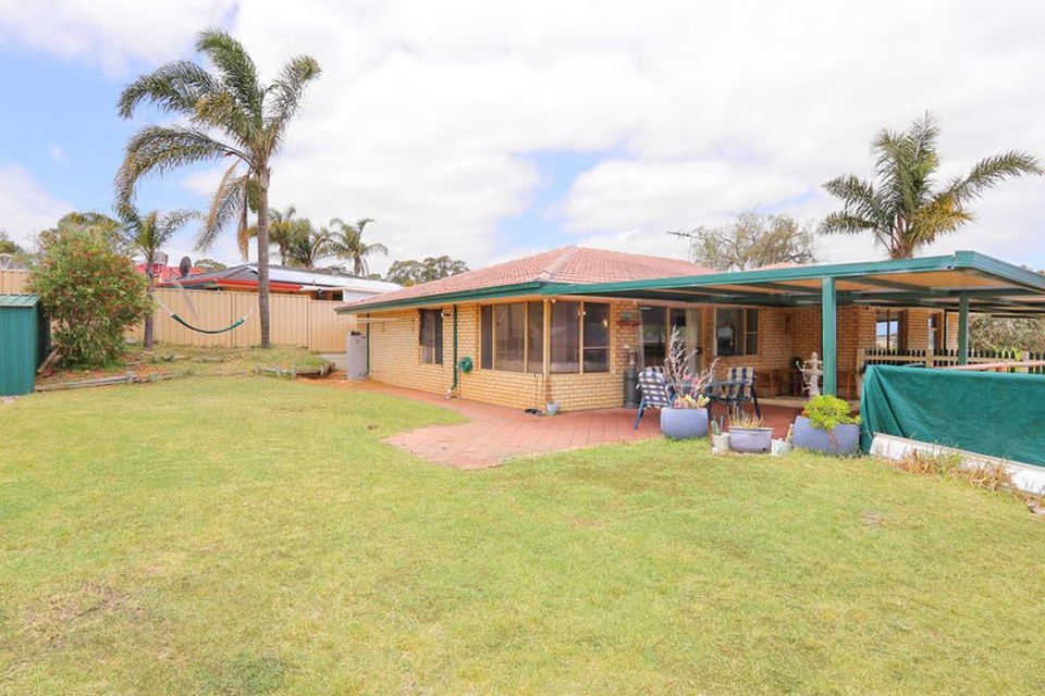 11 Cowlishaw Rise , Parmelia