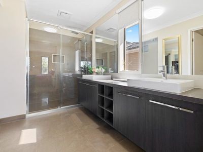 189 Manor Lakes Boulevard, Manor Lakes