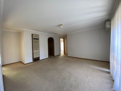 2 / 2 Maplehurst Avenue, Hoppers Crossing