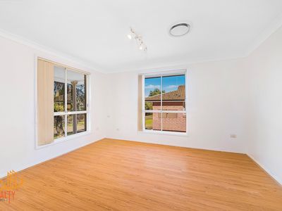 2 / 29-31 Gardinia Street, Beverly Hills