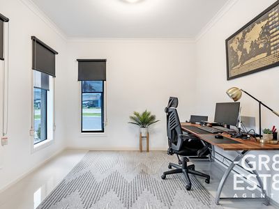 91 Aquatic Drive, Cranbourne West