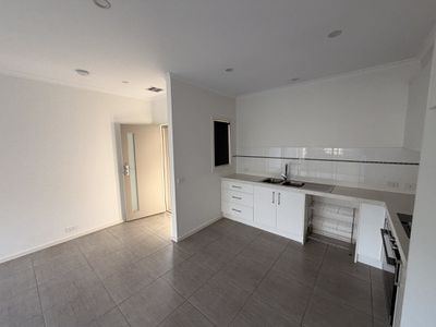 4 / 9 Toyne Avenue, Hamlyn Heights