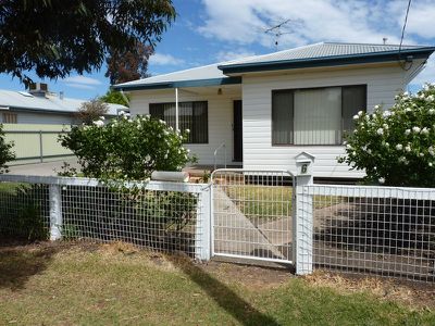 1 / 6 John Street, Horsham