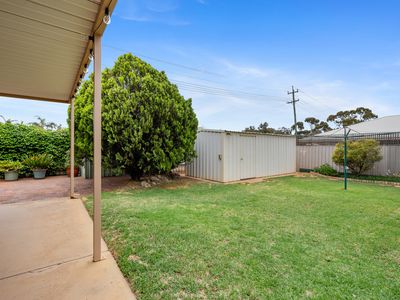 24 Downey Way, Hannans