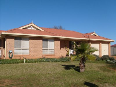73 Websdale Drive, Dubbo