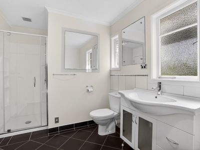 20 & 20A Brian Crescent, Stanmore Bay