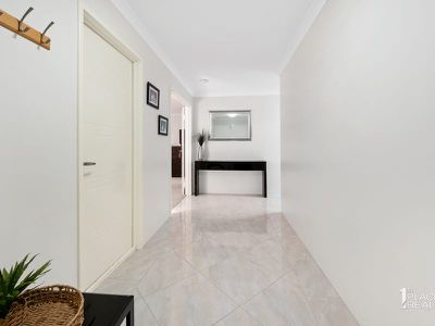 14 Santalum Crcs, Halls Head