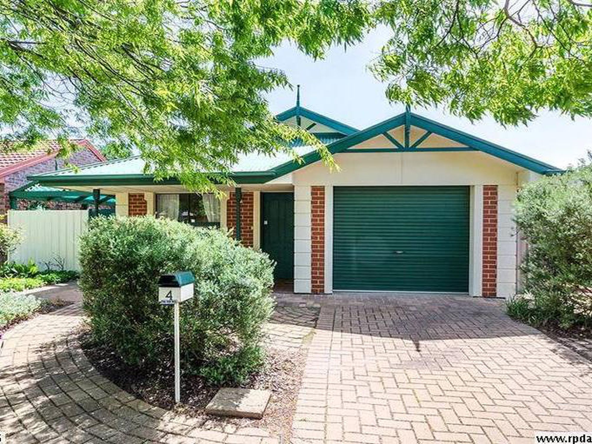 4 Field Street, Oakden