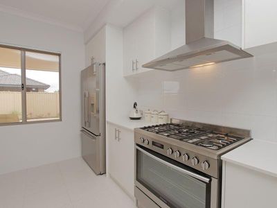 9 Lee-steere Crescent, Piara Waters
