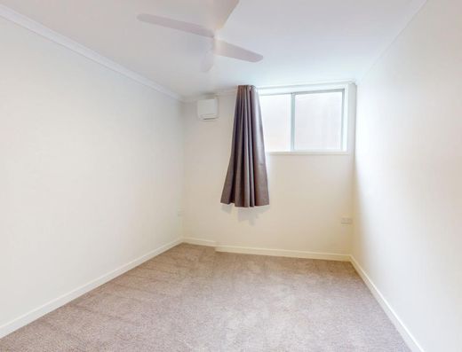 Refurbished Myles St Family Home image 12