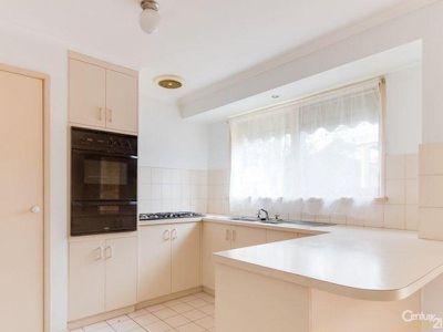 10 Mirranda Gardens, Hampton Park