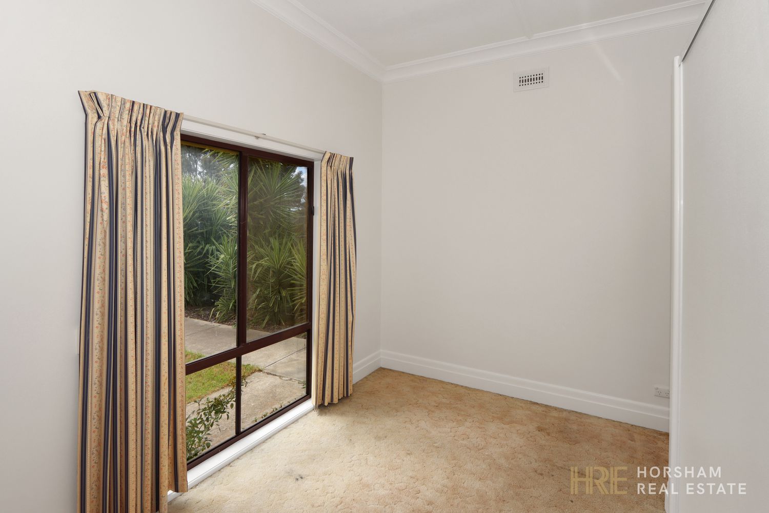 6 Railway Avenue, Horsham