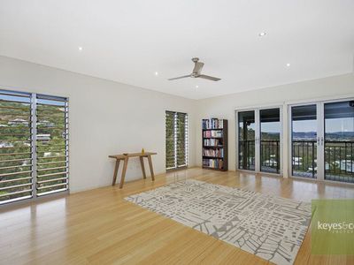 22 The Point, Castle Hill