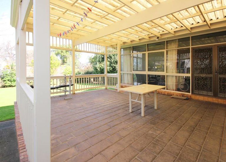 13 Anglesey Avenue, St Georges
