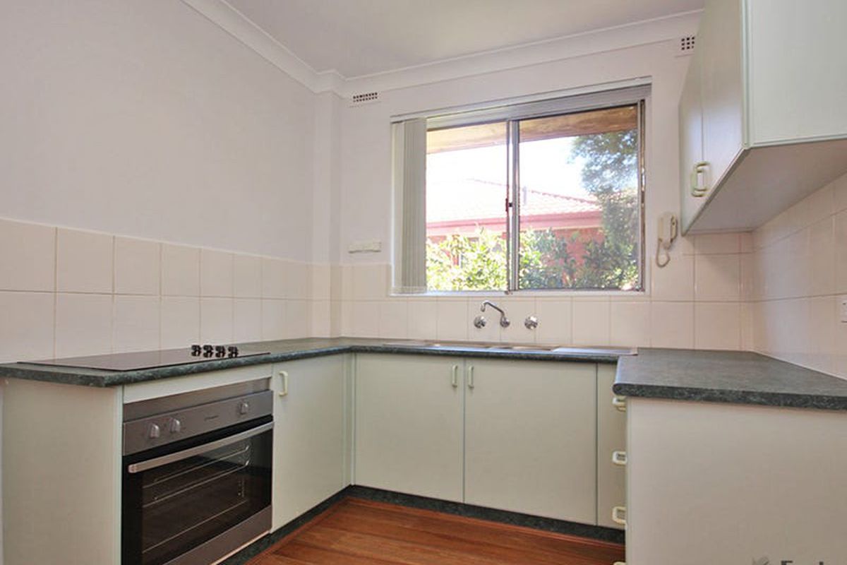 9 / 35 Henley Road, Homebush West