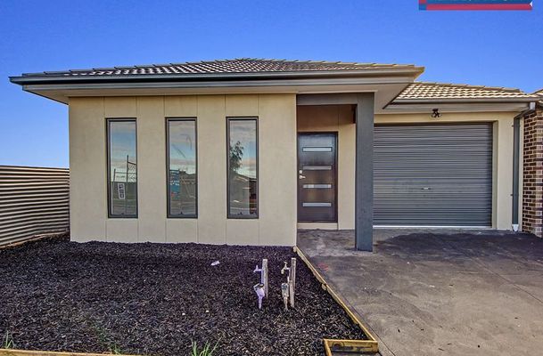 24 Falkland Road, Craigieburn