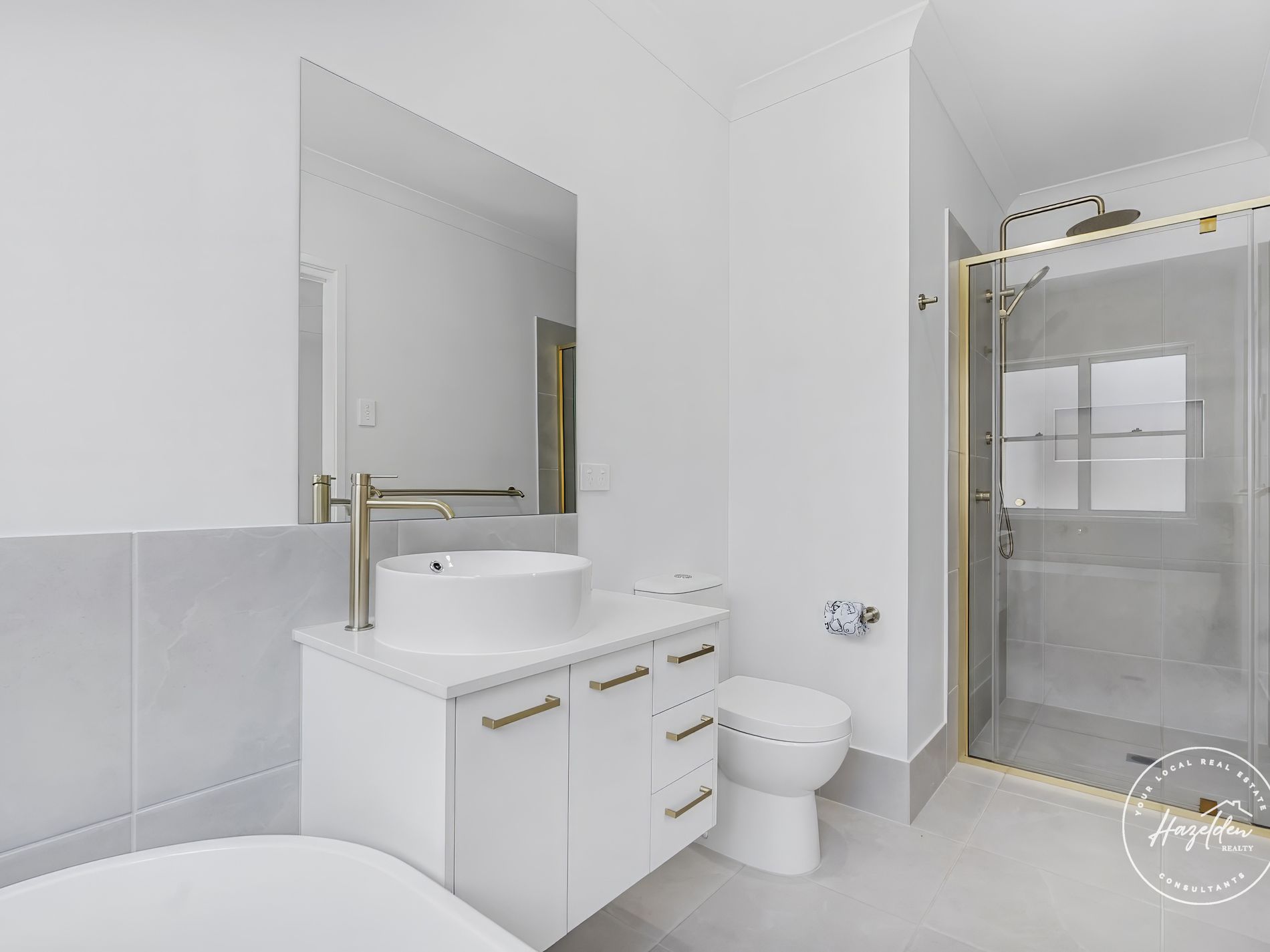 16 Aurora Crescent, Glass House Mountains