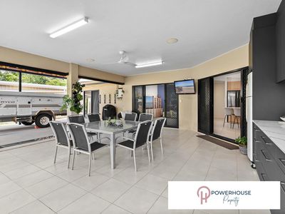 11 Gates Close, Edmonton