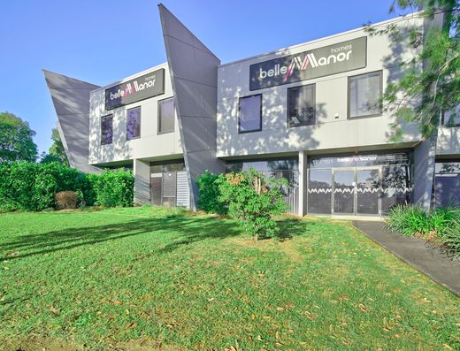 Outstanding Head Office, Showroom & Warehouse