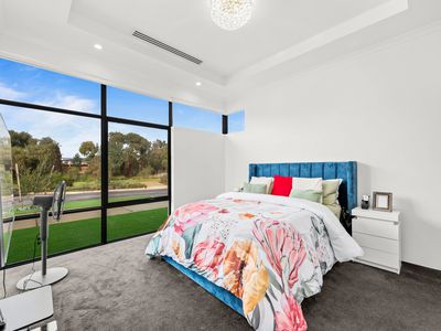 21 Barnevelder Bend, Southern River
