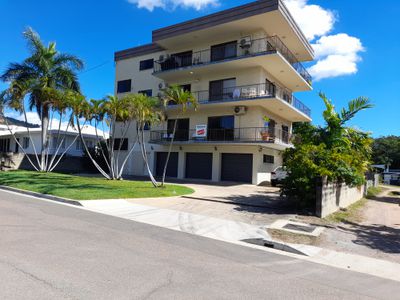 1 / 5 Leichhardt Street, North Ward