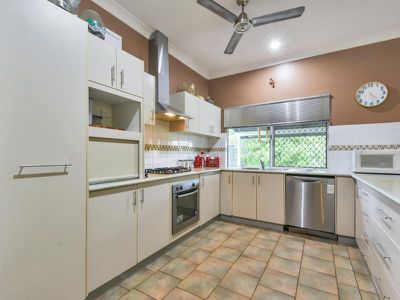 22 Buckland Court, Moulden