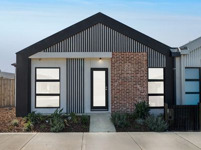 27 Jarlath Drive, Mambourin