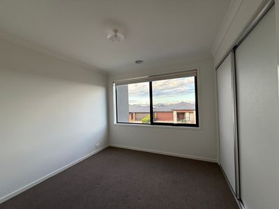 33 Brentham Crescent, Werribee