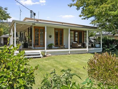 64 Lakeside Avenue, Mount Beauty