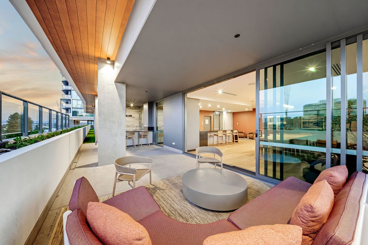 1604 / 8 De Vlamingh Avenue, East Perth