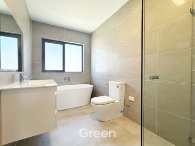 42 Skenes Avenue, Eastwood