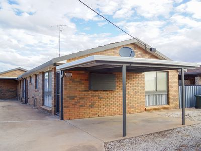 1 / 15 Schwarz Avenue, Horsham
