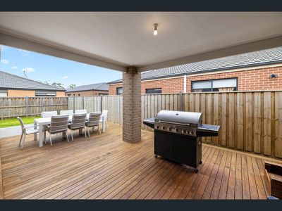 17 Grima Cres, Wyndham Vale