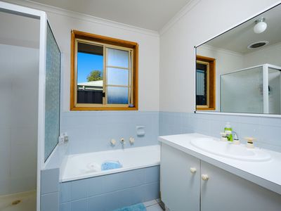 3 PROSPER COURT , Wodonga