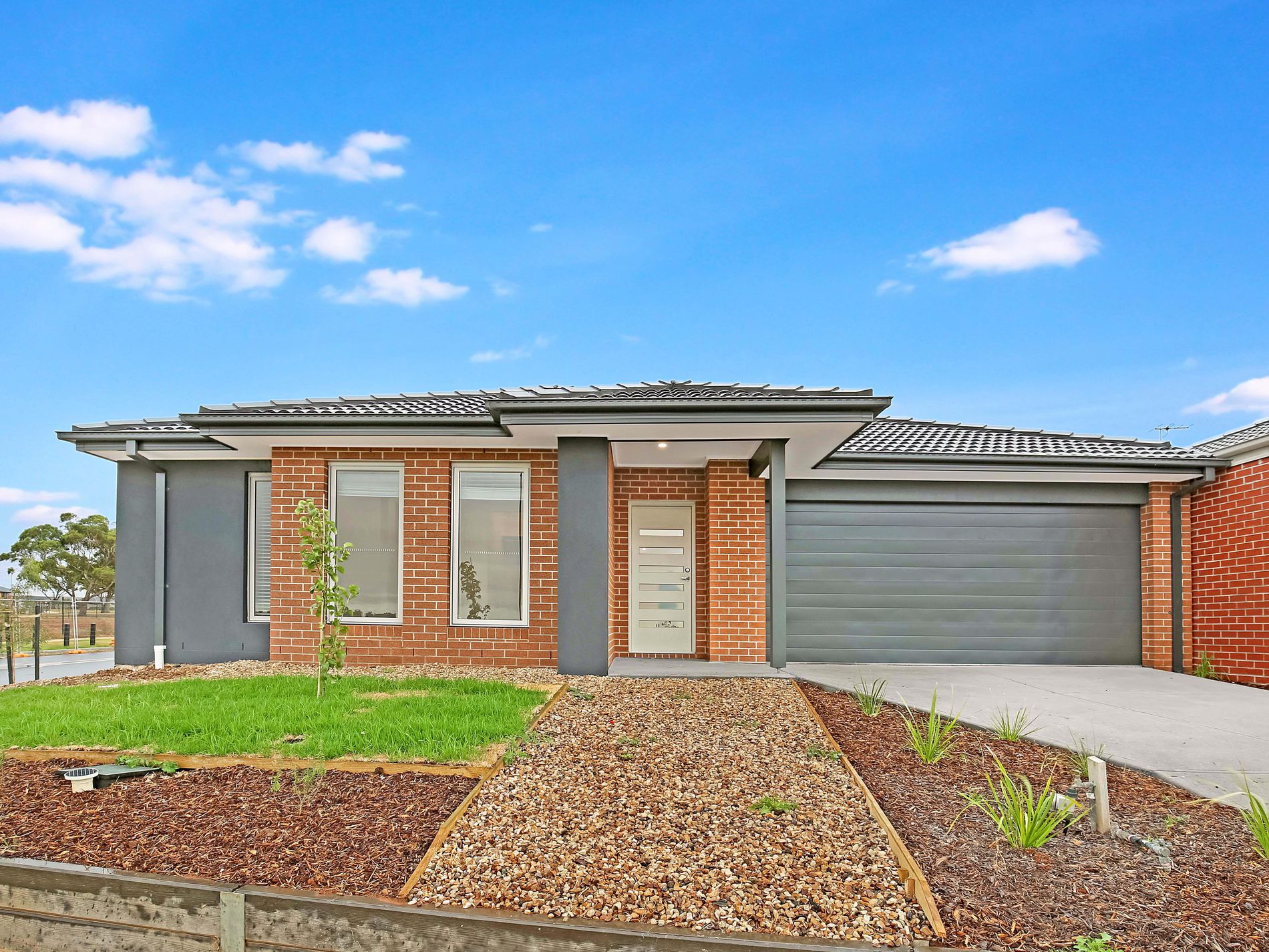 18 Marriott Blvd, Weir Views