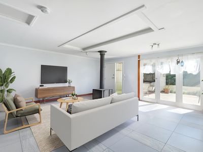 8 Beach Road, Middleton
