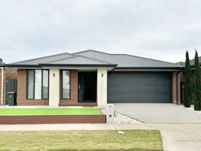 13 Malt Drive, Manor Lakes