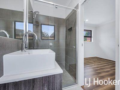 2 / 36 Chomley Street, Cranbourne