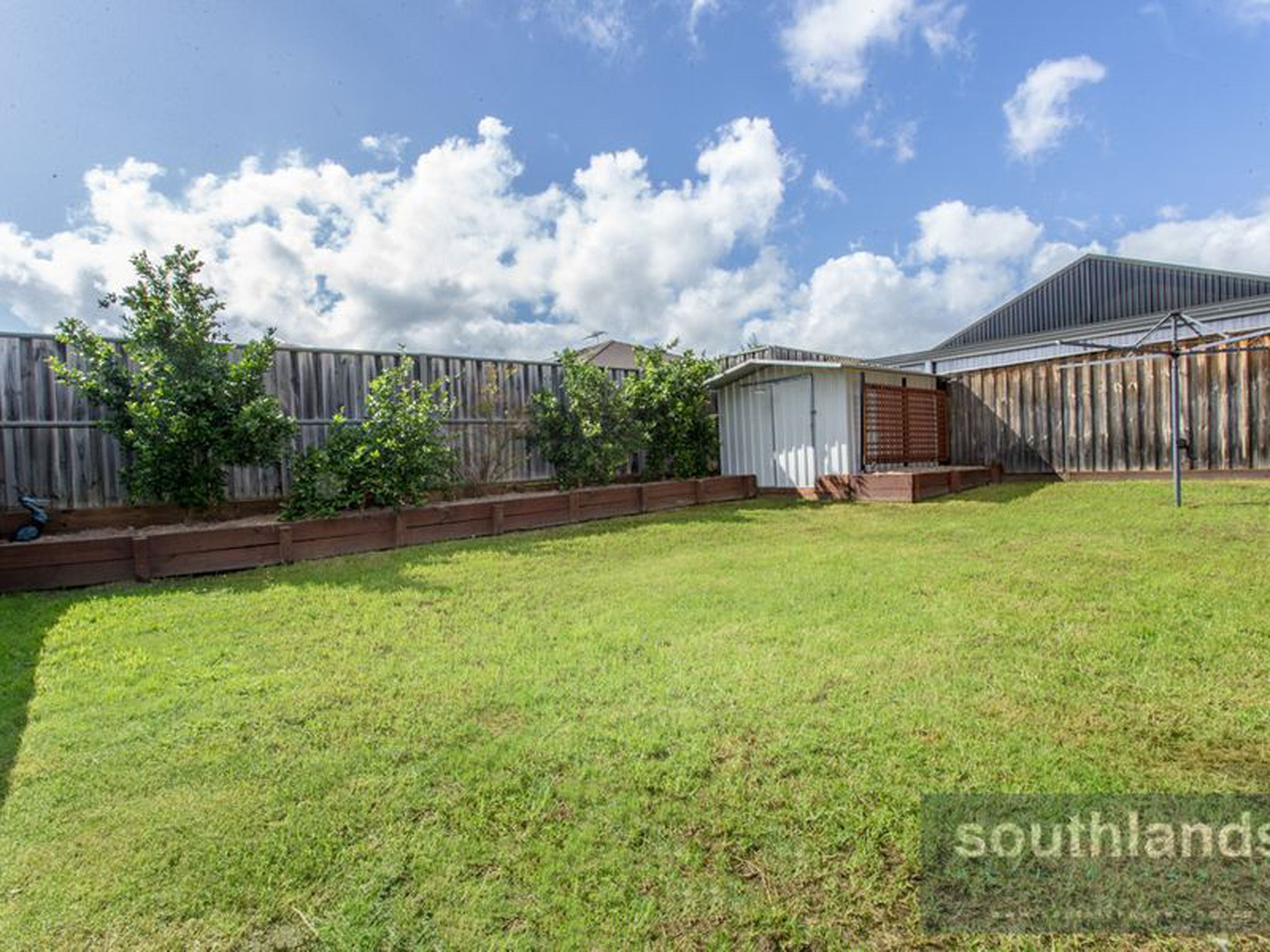 8 Coachwood Drive, CLAREMONT MEADOWS