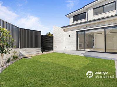2 / 5 Elouera Crescent, Moorebank
