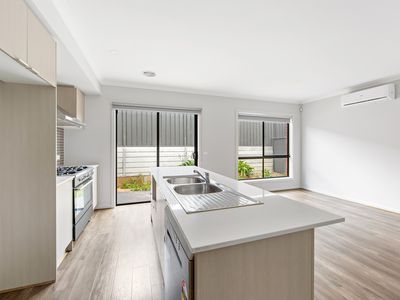 19  Benson Drive , Werribee